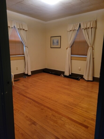 Building Photo - 206 N McCaskey Rd