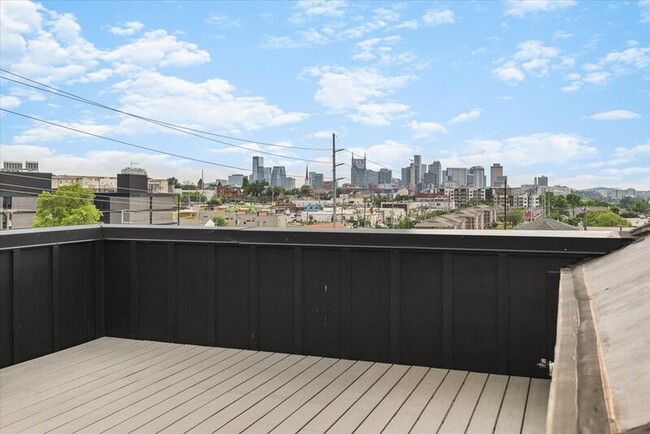 Building Photo - 827 Ramsey St