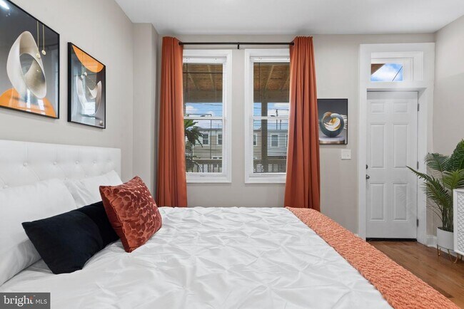 Building Photo - 2235 E Chase St