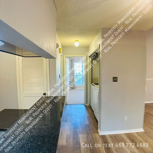 Building Photo - 2101 St Michaels Dr