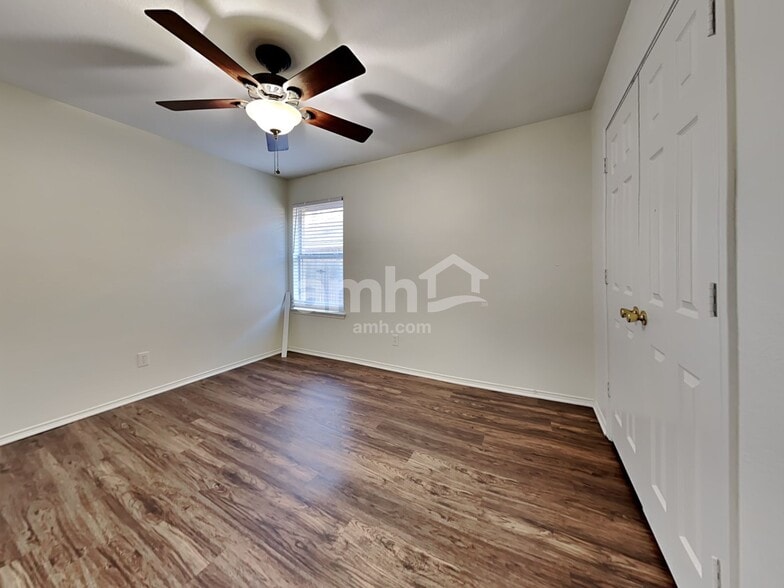 Building Photo - 1013 White Marlin Dr