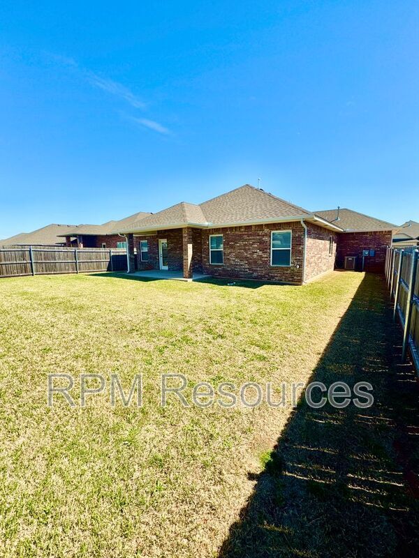 Building Photo - 3613 Shutter Ridge Dr