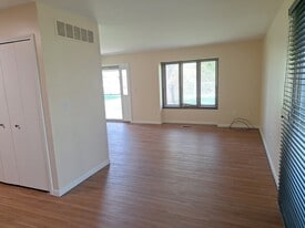 Building Photo - 24361 Bashian Dr