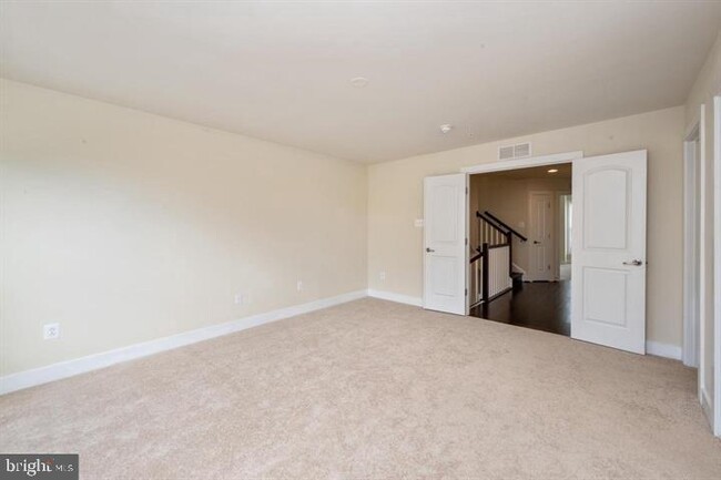 Building Photo - 219 Strummer Ln