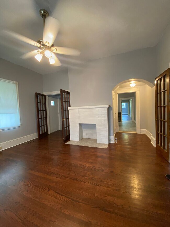 Building Photo - 9 Bed 5 Bath Historic Home - Commercial Use