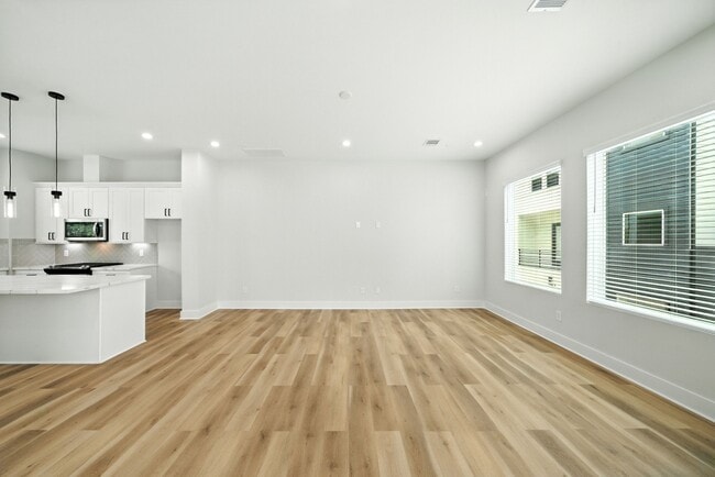 Building Photo - 2306 Hoskins Dr