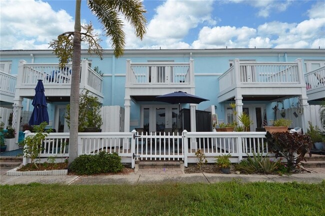 Building Photo - 3837 Pompano Dr SE