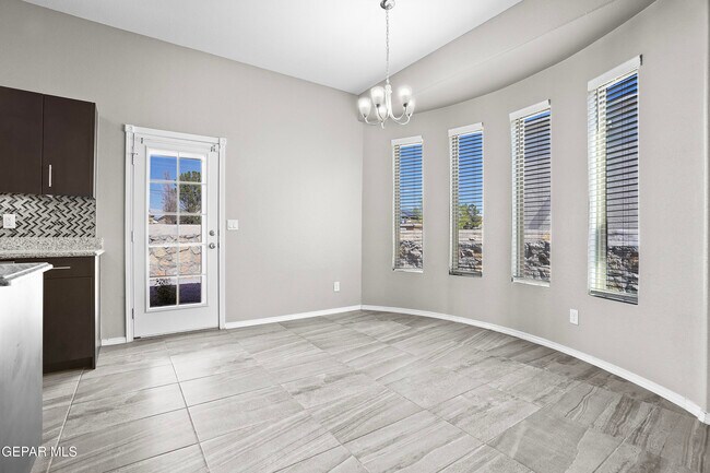 Building Photo - 772 Lemington St