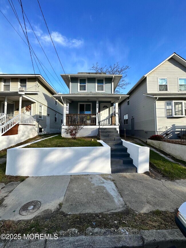 Building Photo - 538 Myrtle Ave