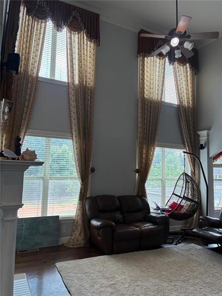 Building Photo - 1880 Manor View