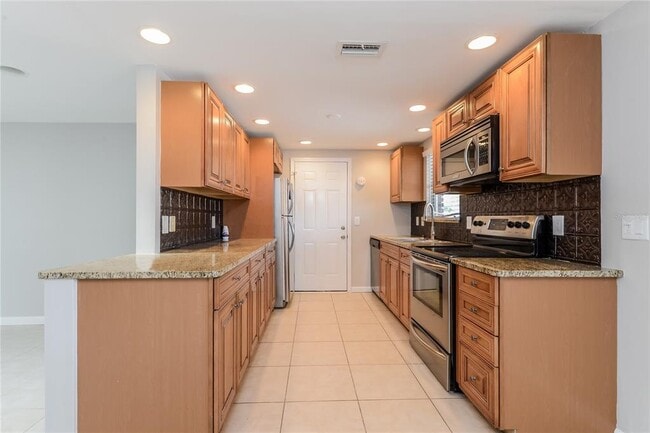 Building Photo - 2652 White Sands Dr