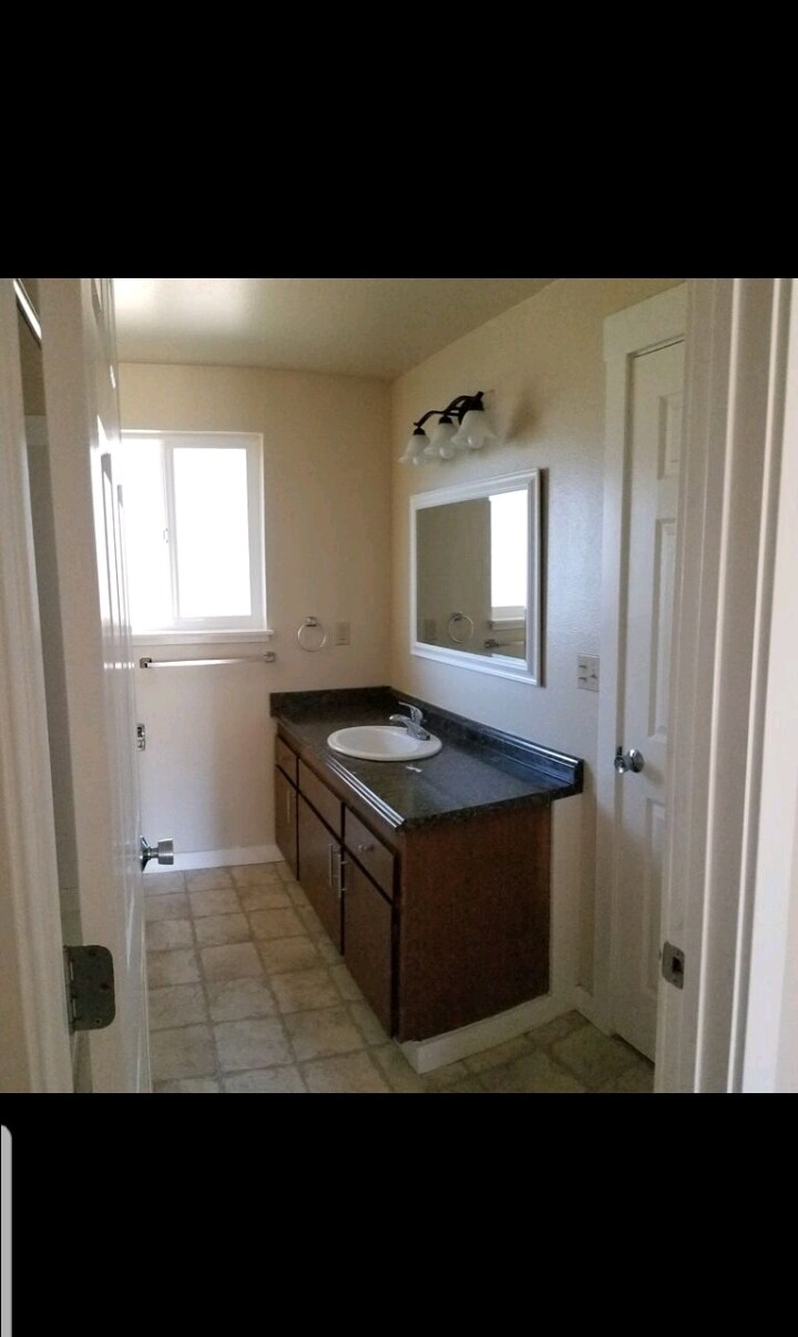 Building Photo - 10321 146th St E