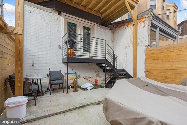 Building Photo - 919 N 15th St