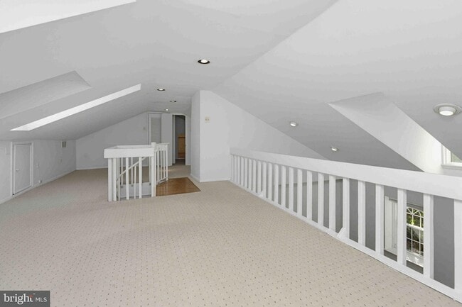 Building Photo - 1268 Rydal Rd