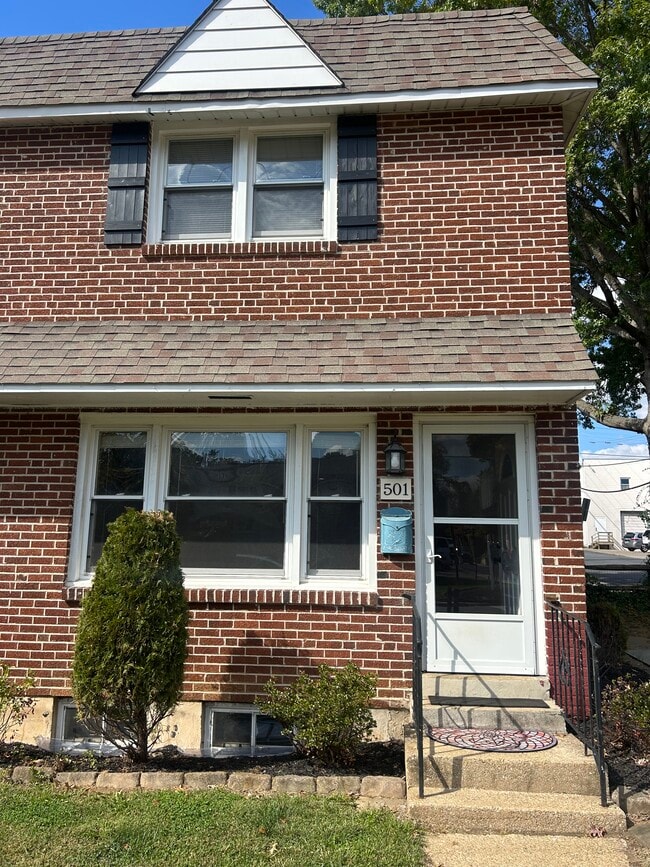 Primary Photo - 501 W Market St