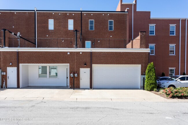 Building Photo - 9412 Norton Commons Blvd