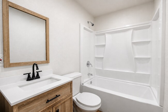 Building Photo - 8840 San Vicente Ave