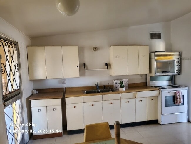 Primary Photo - A charming house w/ 2 beds and 1 bath in S...