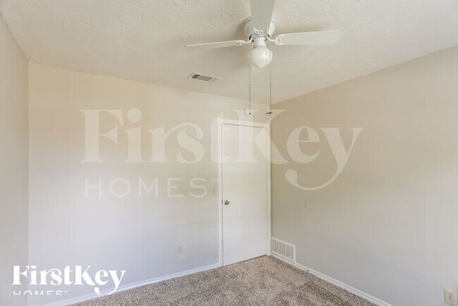 Building Photo - 2110 Richbrook Dr