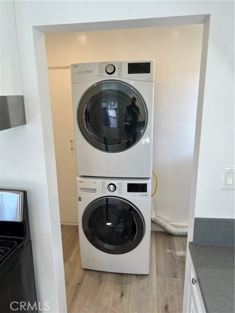 Building Photo - 12658 Oxnard St