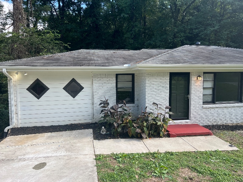 Building Photo - 1982 Rena Cir SW