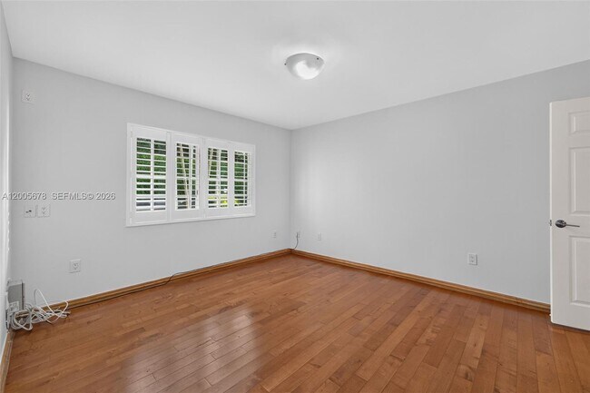 Building Photo - 1237 Aduana Ave