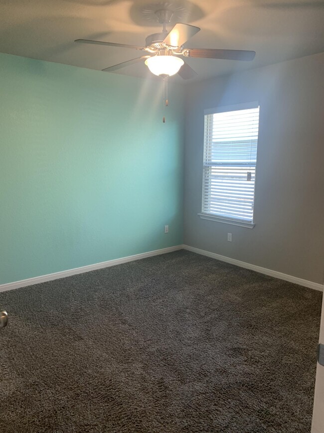 Building Photo - 8302 Pleasant Trail Dr