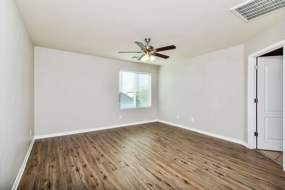 Building Photo - 6721 S May Fly Dr