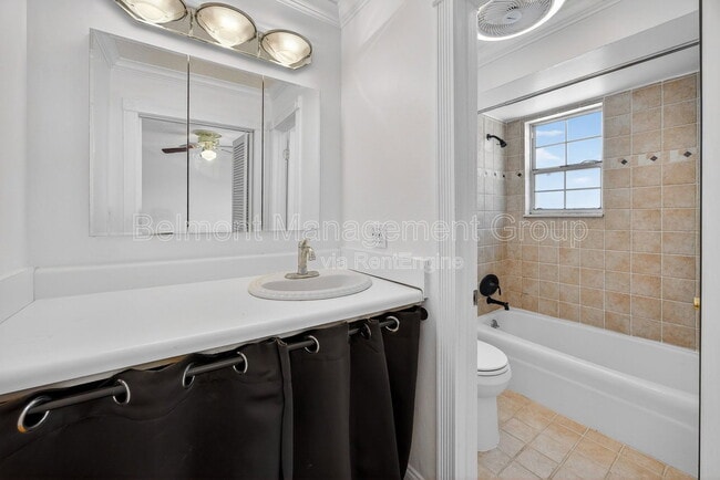 Building Photo - 1500 Gay Rd