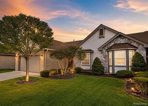 Building Photo - 42292 Bayberry Dr