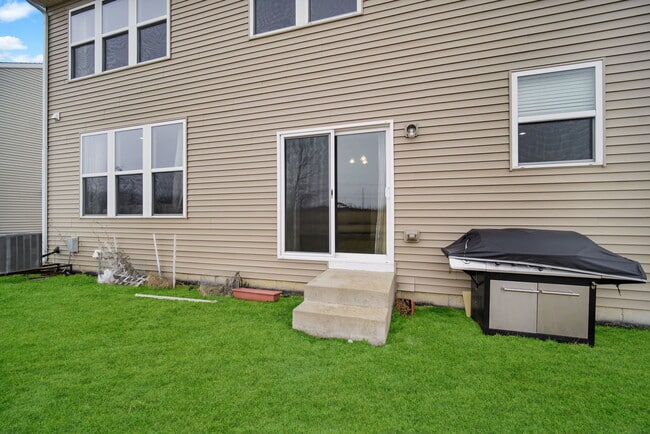 Building Photo - 4255 Fraser Cir