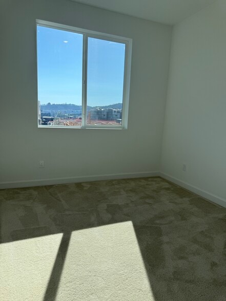 Building Photo - 424 Bunsen St