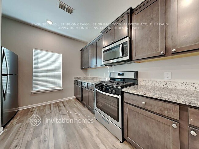 Building Photo - 3127 Angus Dr