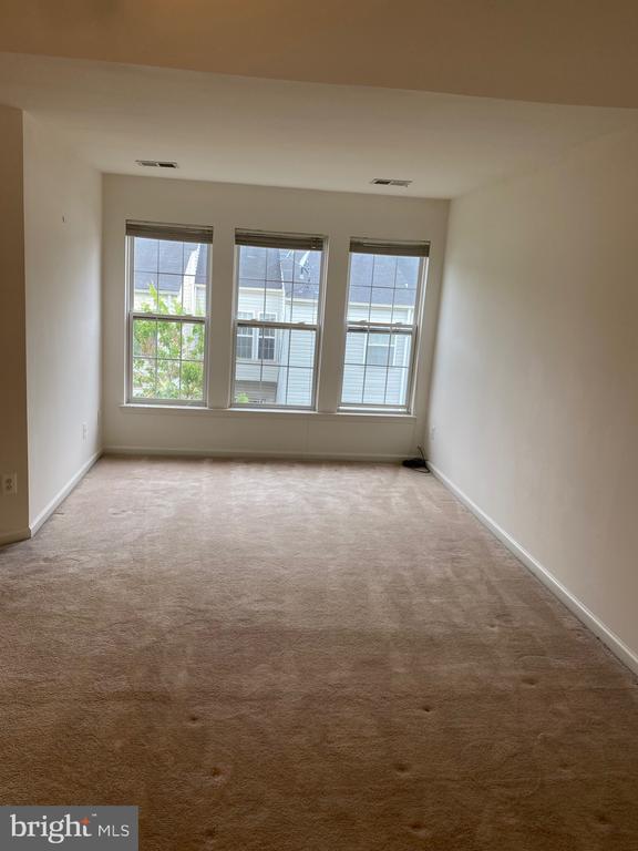 Building Photo - 2560 Belcroft Pl