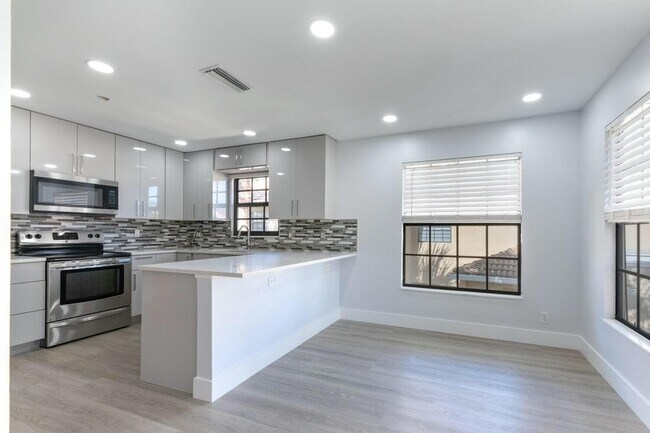 Building Photo - 22791 Trelawny Ter