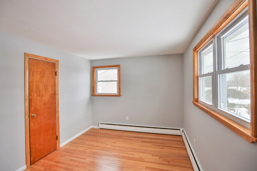 Building Photo - 159 Leslie Dr