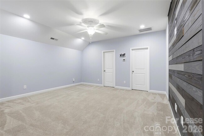 Building Photo - 5401 Meadowcroft Way