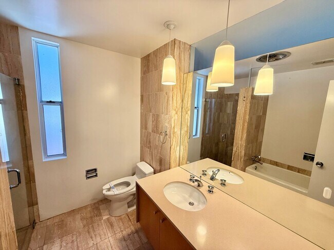 Building Photo - Mid-Century Modern Condo with Views of Balboa Park - 2 Bed x 2 Bath with Parking