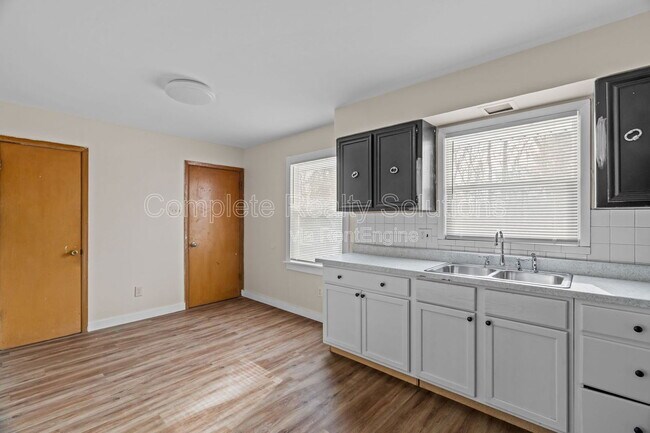 Building Photo - 7486 Castro Dr