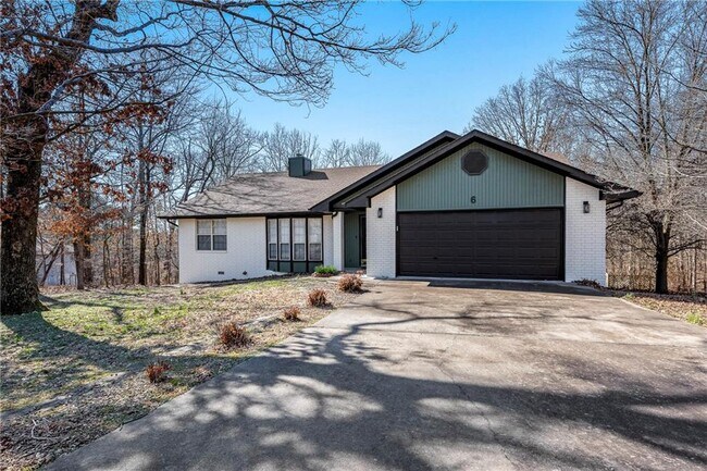 Primary Photo - 6 Hursley Ln