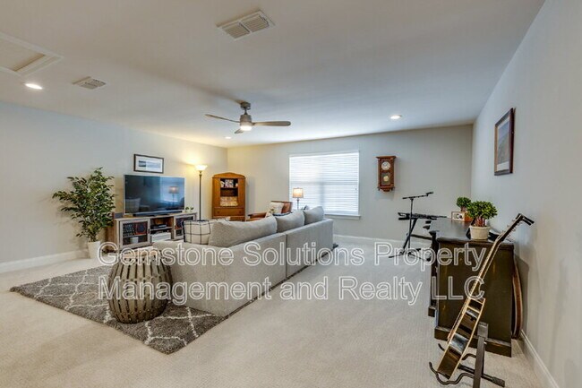 Building Photo - 1050 Nolencrest Dr