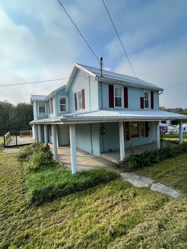 Building Photo - For Rent: Beautifully Renovated 3BR/2BA Si...