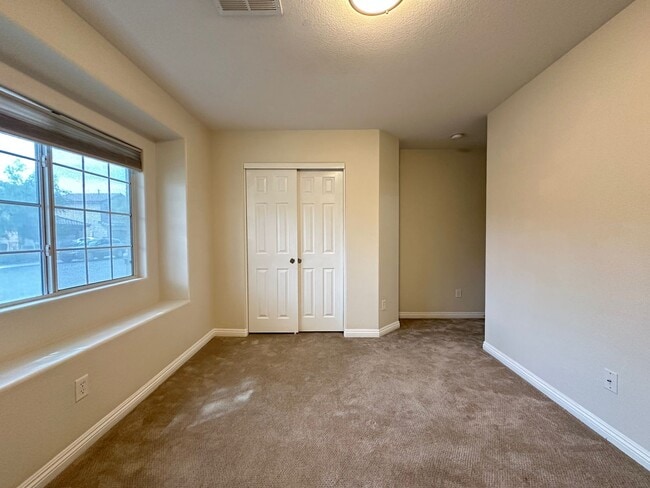 Building Photo - Home for Rent