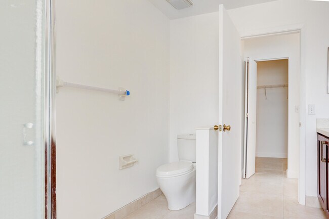 Building Photo - 15895 NW 5th St