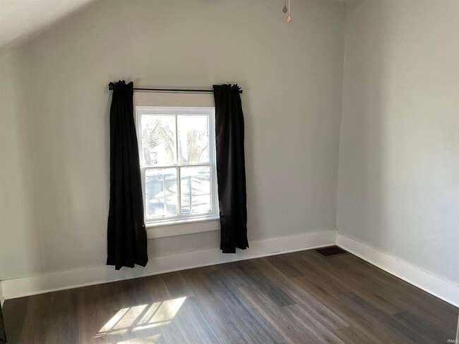 Building Photo - 1221 Wall St