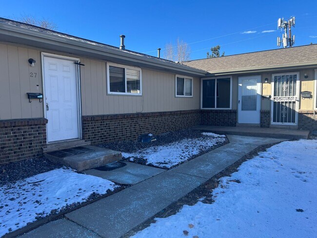 Building Photo - Lansing27