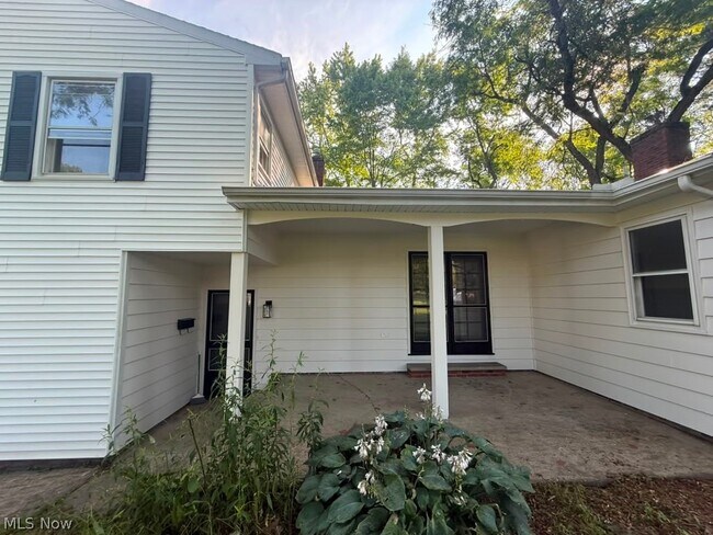Building Photo - 6939 Highland Dr