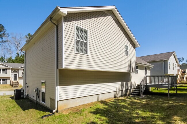 Building Photo - 317 Gun Range Rd