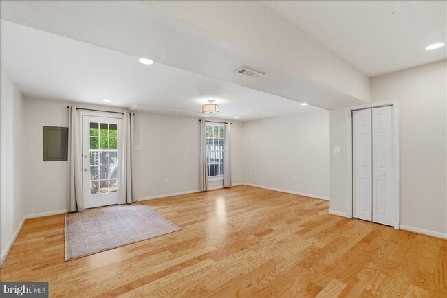 Building Photo - 1490 Autumn Ridge Cir