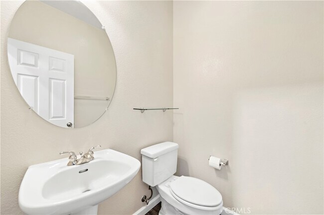 Building Photo - 158 N Brea Blvd